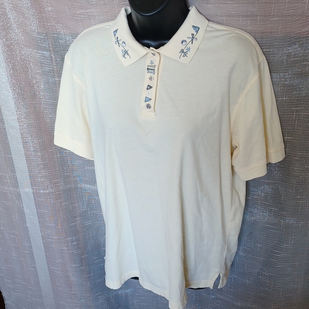 Fairway Outfitters. Ladies Golf shirt. EUC. Large. Embroidered